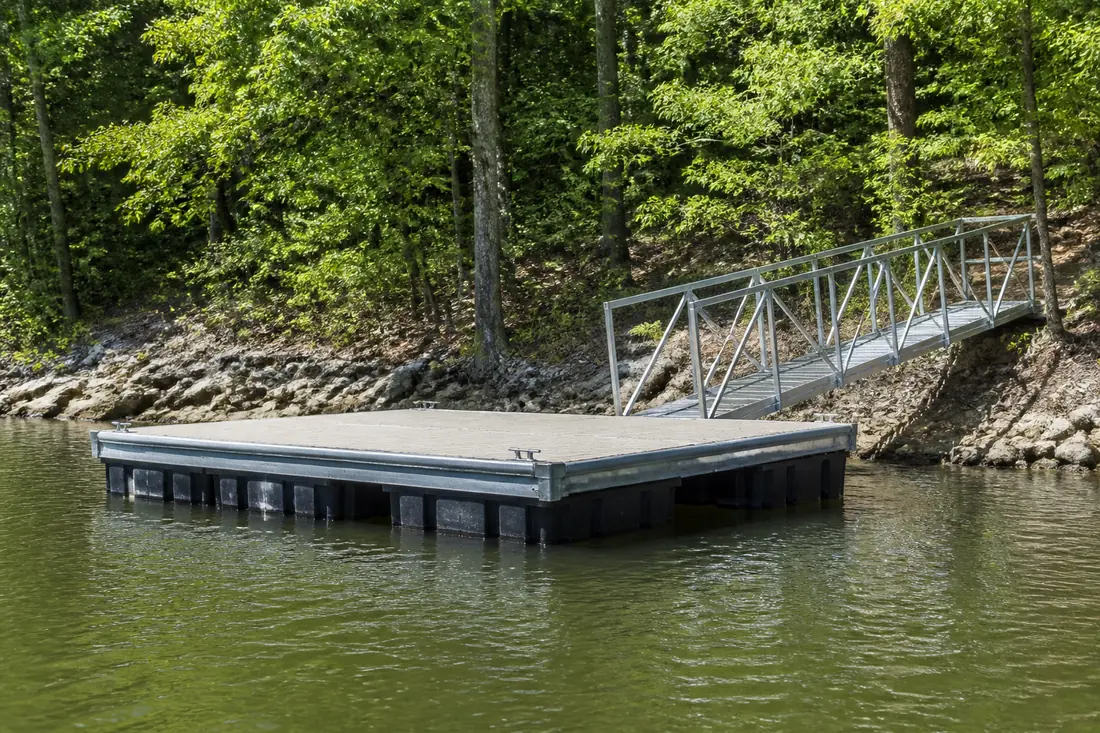 Floating dock — dock building