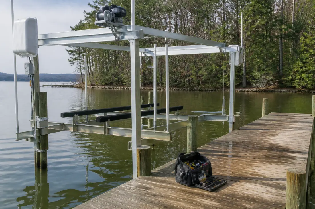 Boat Lift Repair by Knoxville Dock Builders